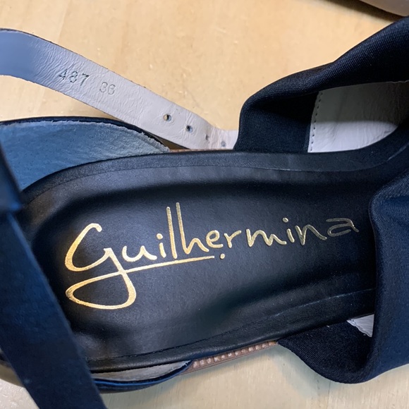 Guillermina ankle strap flat shoe. - Picture 6 of 8